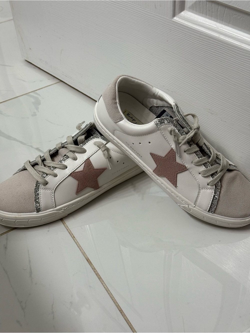 Vintage Havana White Sneakers with Pink Star Accent size 10